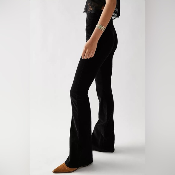NWOT We The Free Size 31 Jayde Black High Rise Corduroy Flare Leg Jeans - Picture 2 of 11